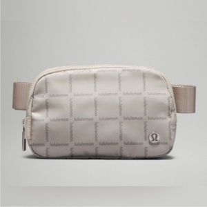 NWT Lululemon everywhere belt bag 1L Wordmark Grid Mini Raw Linen (WGML)